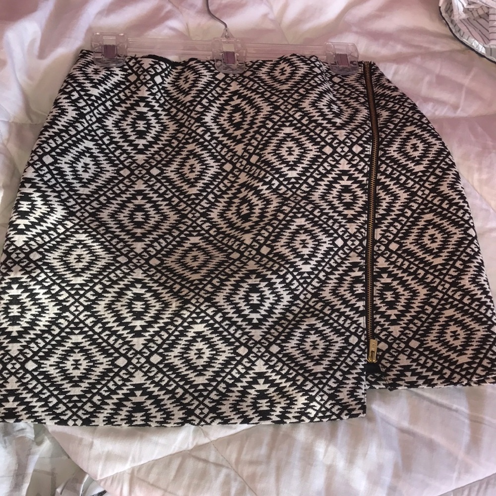 Black and cream skirt with gold zipper